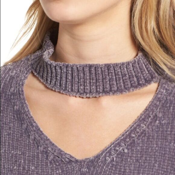 ✨ Love by Design
Chenille Choker Neck Sweater✨ - Picture 5 of 5